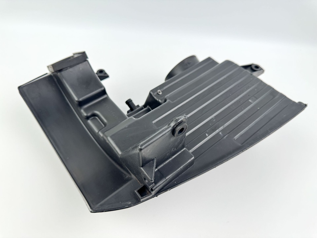 2004 Suzuki 115 HP 4 Stroke Outboard Intake Air Silencer Assembly 13810-90J01 OEM