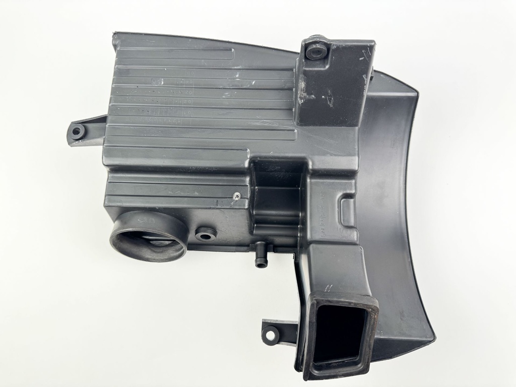 2004 Suzuki 115 HP 4 Stroke Outboard Intake Air Silencer Assembly 13810-90J01 OEM