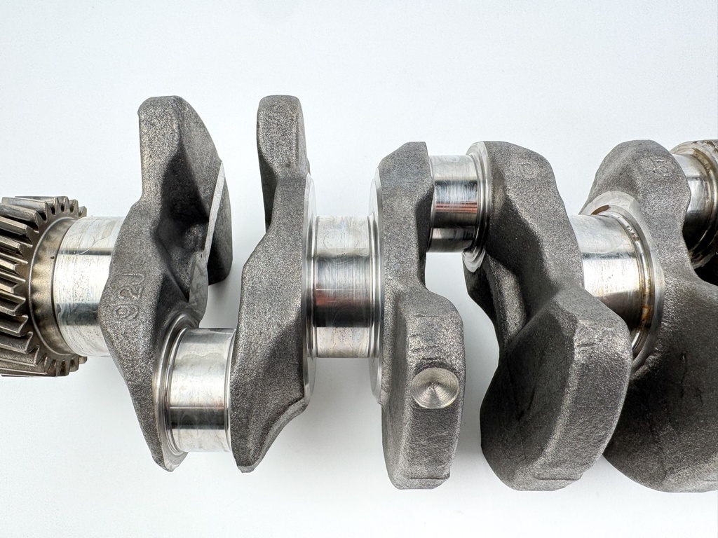 2004 Suzuki 115 HP 4 Stroke Outboard Crankshaft 12220-99L00 OEM