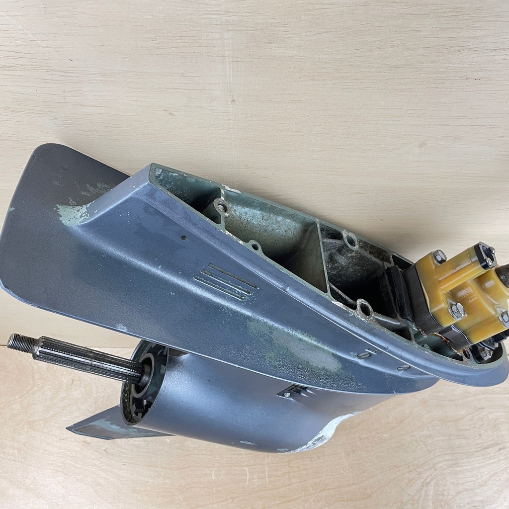 Yamaha 90HP 2 Stroke 20" Lower Unit Gear Case 6H1-45300-17-8D