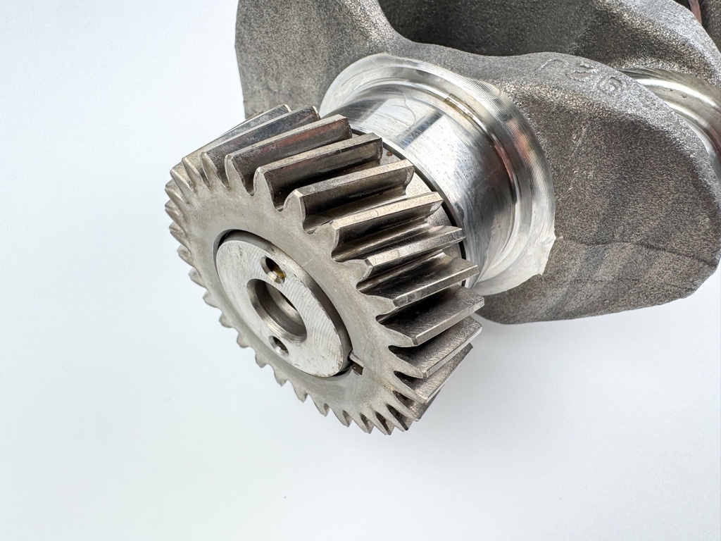 2004 Suzuki 115 HP 4 Stroke Outboard Crankshaft 12220-99L00 OEM