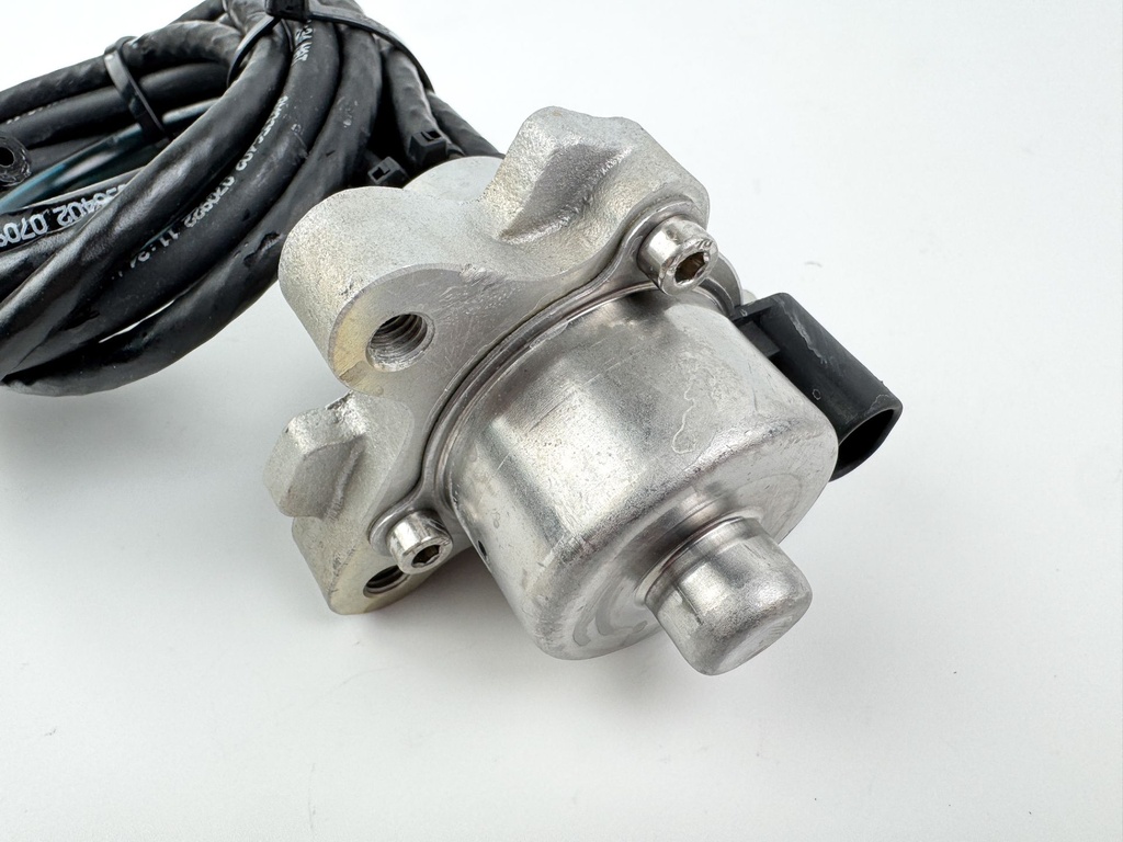 2003 Mercury 225 HP 2 Stroke Optimax Outboard Oil Pump 857149T2 OEM