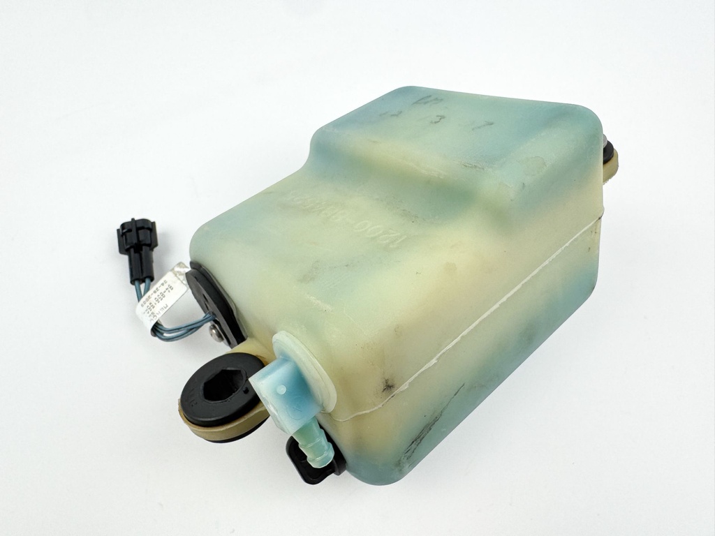 2003 Mercury 225 HP 2 Stroke Optimax Outboard Oil Tank 884525T1 OEM