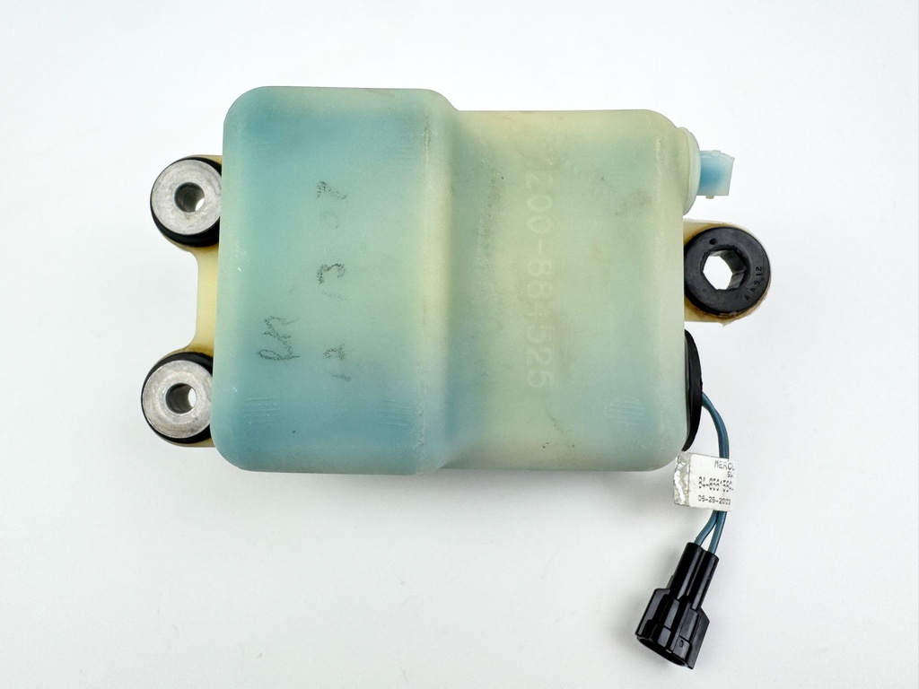 2003 Mercury 225 HP 2 Stroke Optimax Outboard Oil Tank 884525T1 OEM