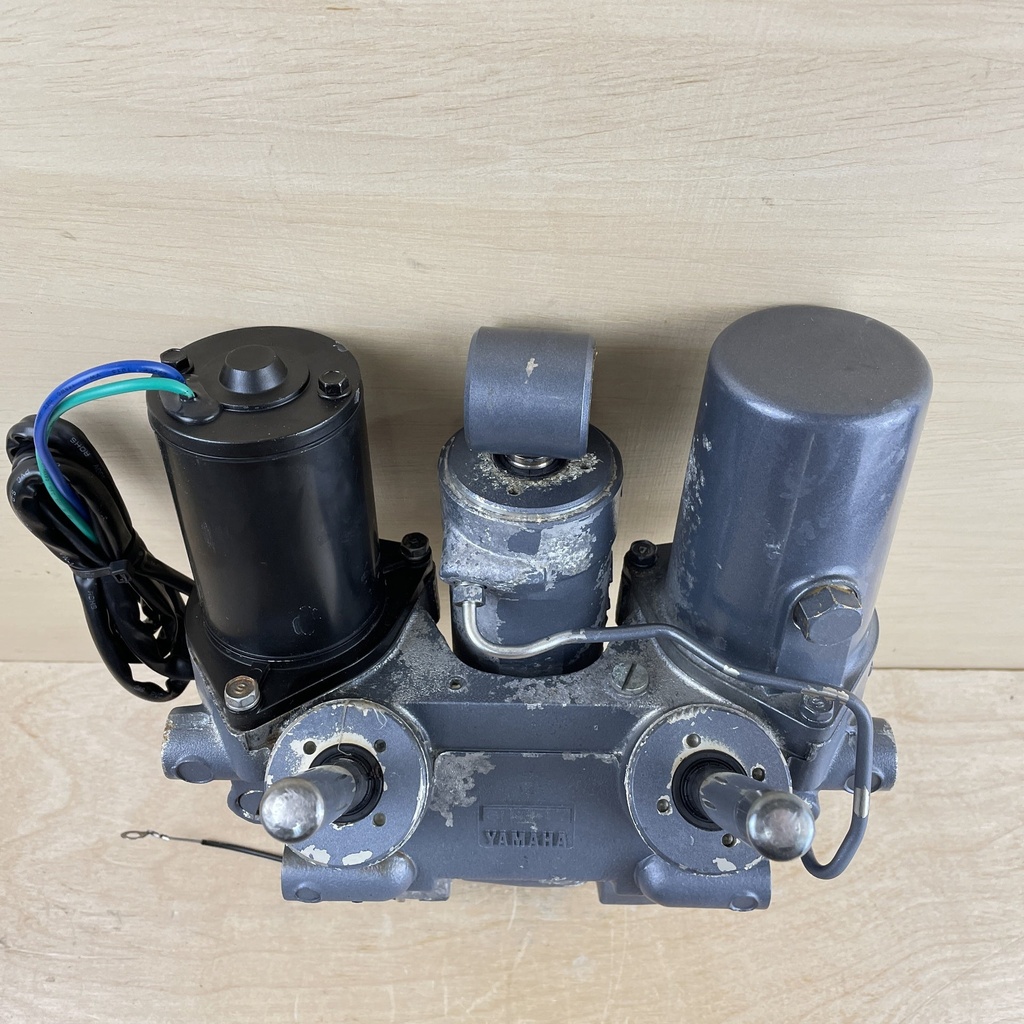 2003 Yamaha 60HP 2 Stroke Outboard Power Trim & Tilt Unit 6H1-43800-17-8D