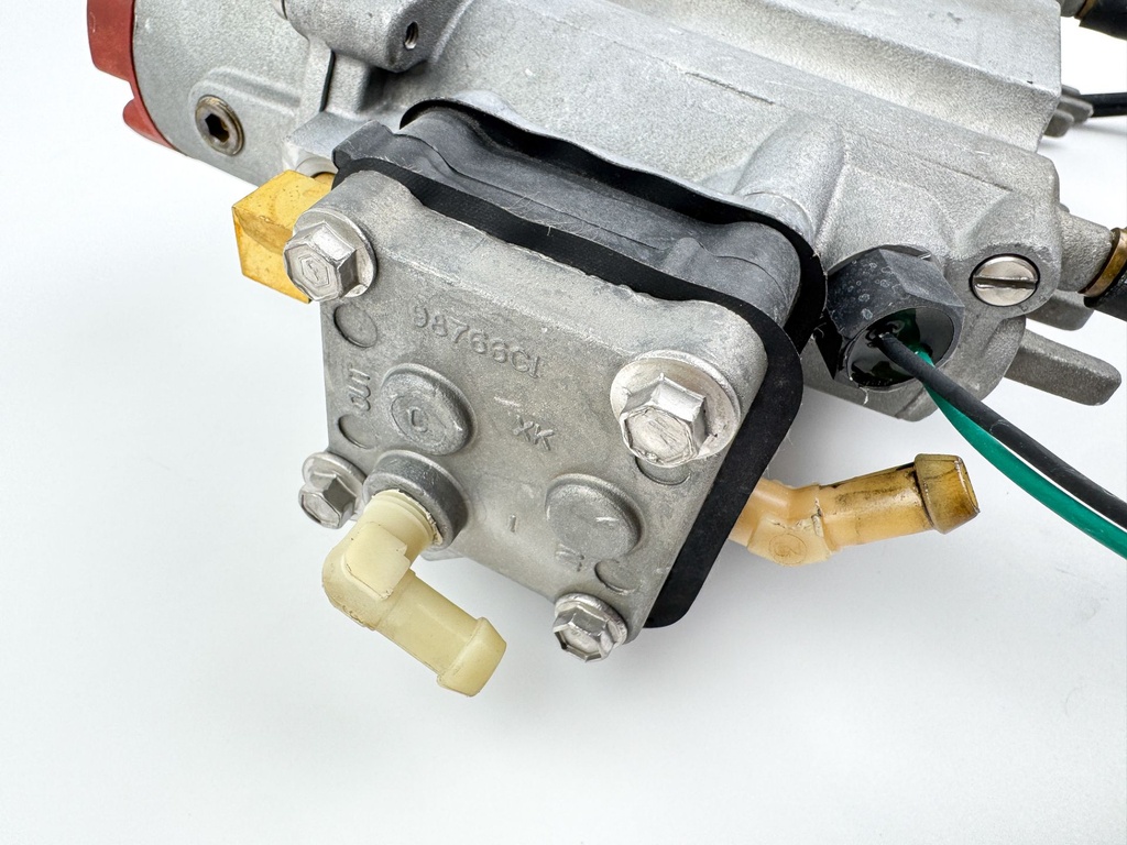 2003 Mercury 225 HP 2 Stroke Outboard Vapor Separator Tank VST 889317T1 New Pump