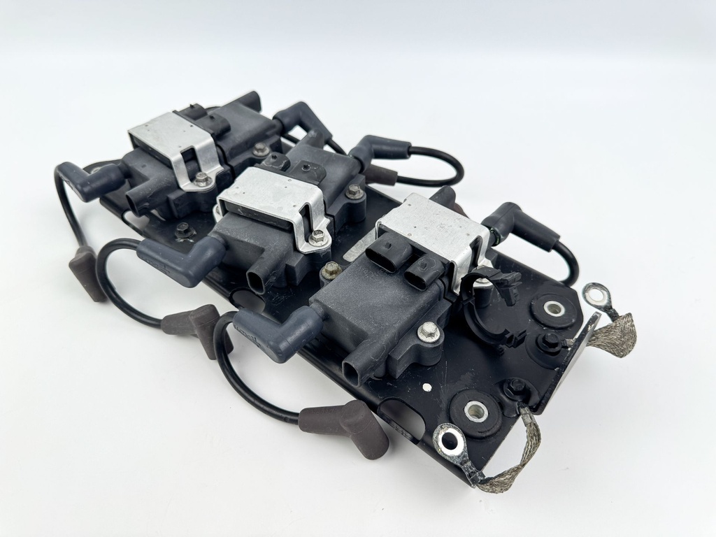 2003 Mercury 225 HP 2 Stroke Outboard Optimax Ignition Coil Set & Plate 856991A1