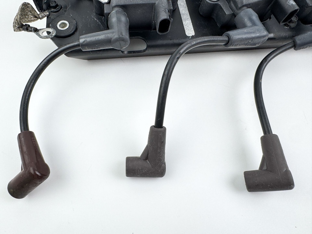 2003 Mercury 225 HP 2 Stroke Outboard Optimax Ignition Coil Set & Plate 856991A1