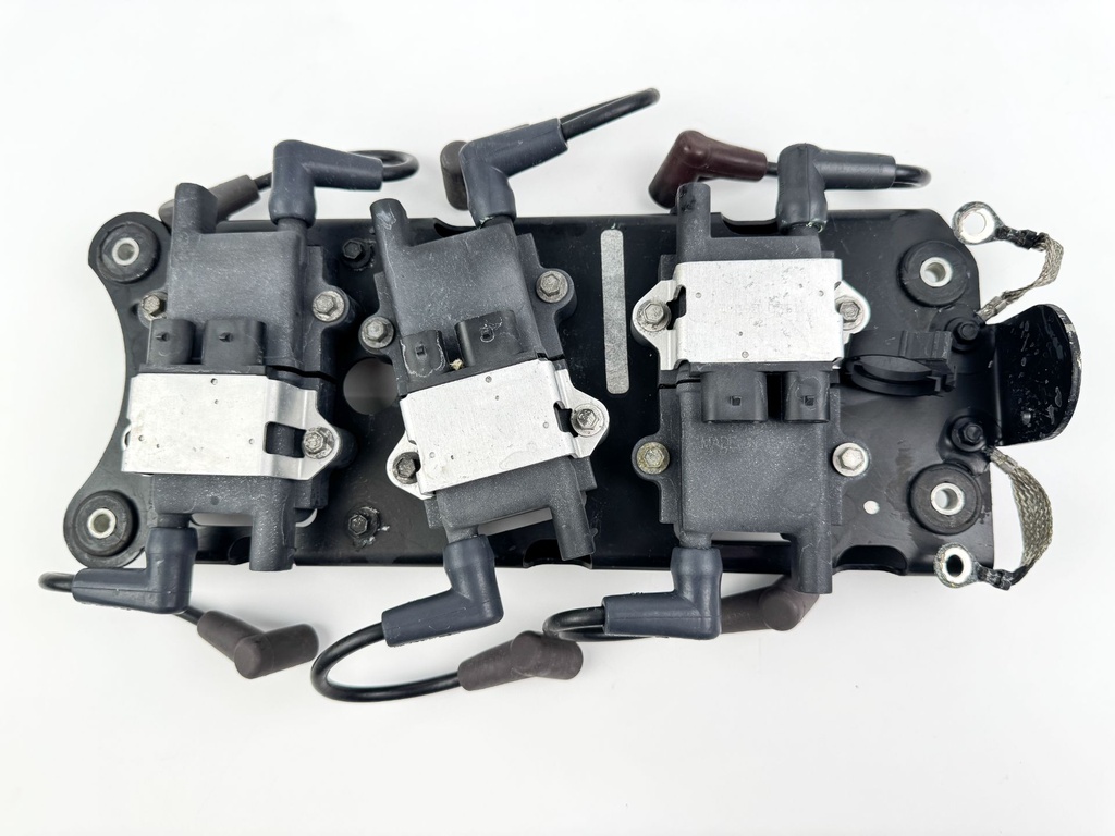 2003 Mercury 225 HP 2 Stroke Outboard Optimax Ignition Coil Set & Plate 856991A1