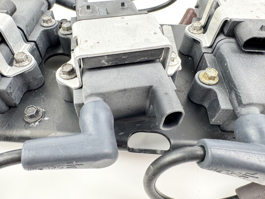 2003 Mercury 225 HP 2 Stroke Outboard Optimax Ignition Coil Set & Plate 856991A1