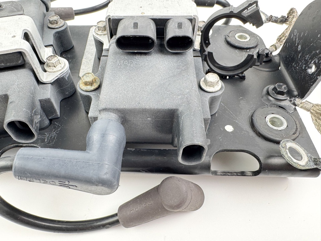 2003 Mercury 225 HP 2 Stroke Outboard Optimax Ignition Coil Set & Plate 856991A1