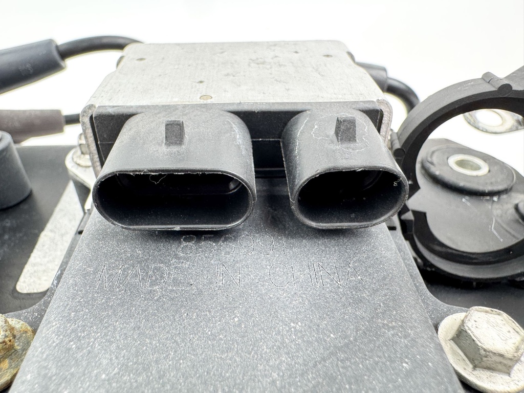 2003 Mercury 225 HP 2 Stroke Outboard Optimax Ignition Coil Set & Plate 856991A1