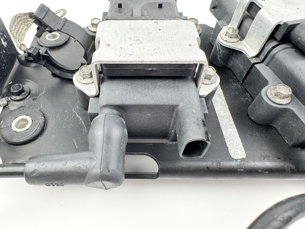 2003 Mercury 225 HP 2 Stroke Outboard Optimax Ignition Coil Set & Plate 856991A1