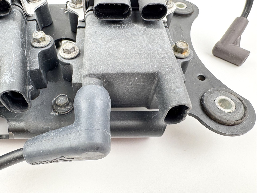 2003 Mercury 225 HP 2 Stroke Outboard Optimax Ignition Coil Set & Plate 856991A1