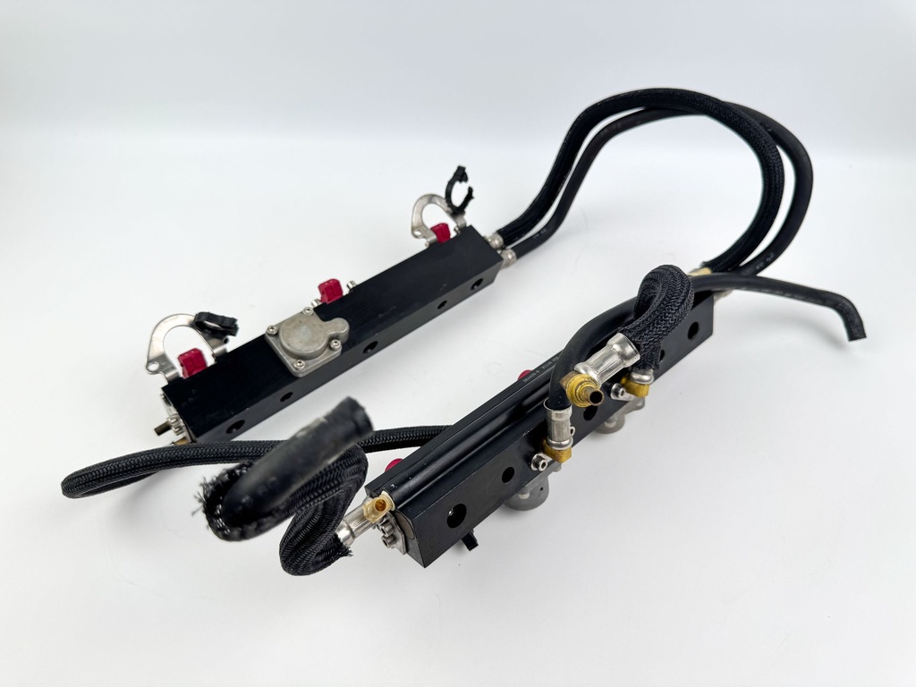 2003 Mercury 225 HP 2 Stroke Optimax Outboard Fuel Injector Set W/ Rail 884429A8