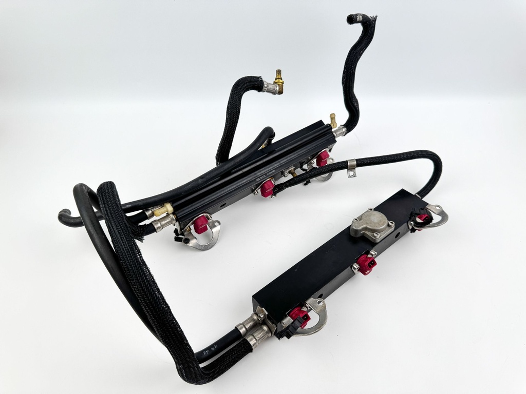 2003 Mercury 225 HP 2 Stroke Optimax Outboard Fuel Injector Set W/ Rail 884429A8