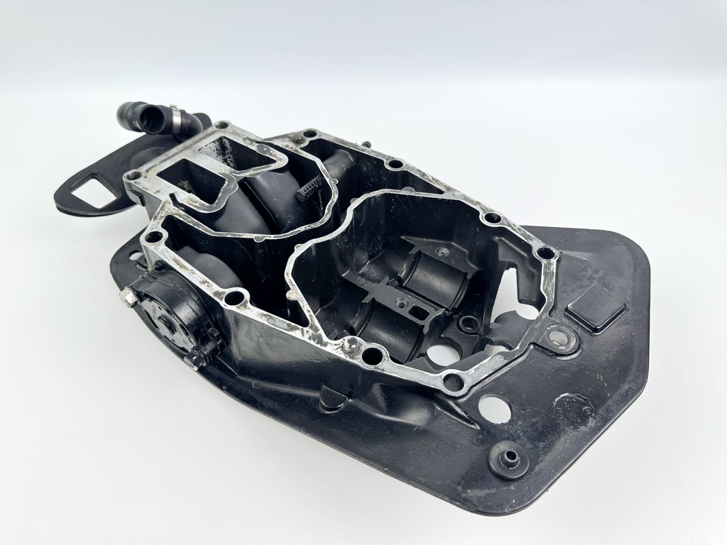 2003 Mercury 225 HP 2 Stroke Optimax Outboard Exhaust Plate Guide 832935A16 OEM