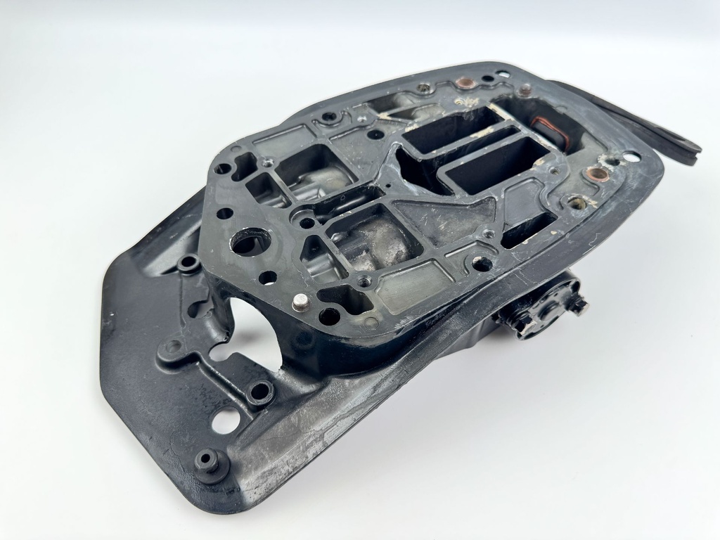 2003 Mercury 225 HP 2 Stroke Optimax Outboard Exhaust Plate Guide 832935A16 OEM