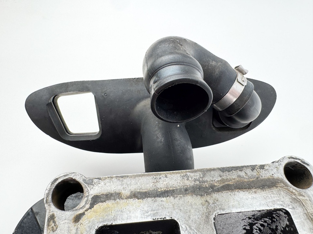 2003 Mercury 225 HP 2 Stroke Optimax Outboard Exhaust Plate Guide 832935A16 OEM