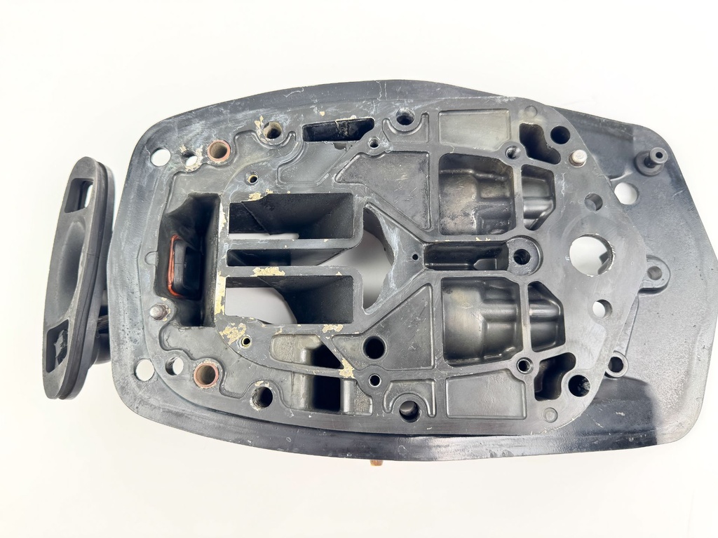 2003 Mercury 225 HP 2 Stroke Optimax Outboard Exhaust Plate Guide 832935A16 OEM