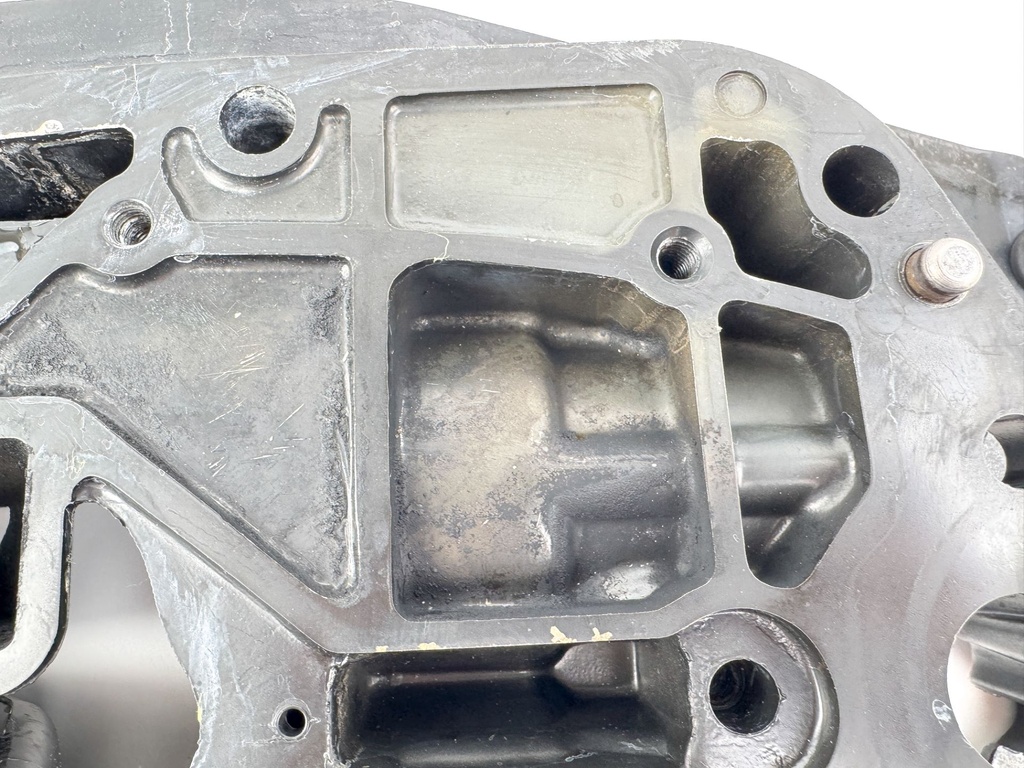 2003 Mercury 225 HP 2 Stroke Optimax Outboard Exhaust Plate Guide 832935A16 OEM