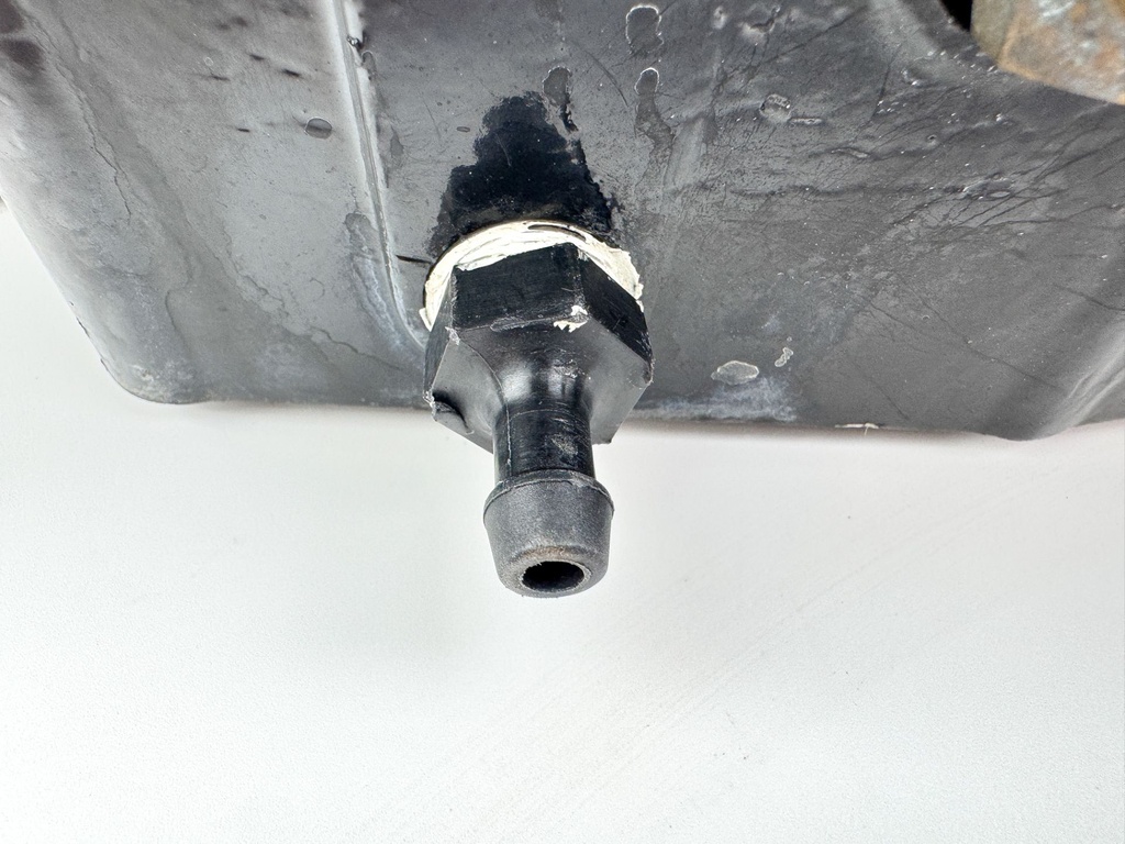 2003 Mercury 225 HP 2 Stroke Optimax Outboard Exhaust Plate Guide 832935A16 OEM