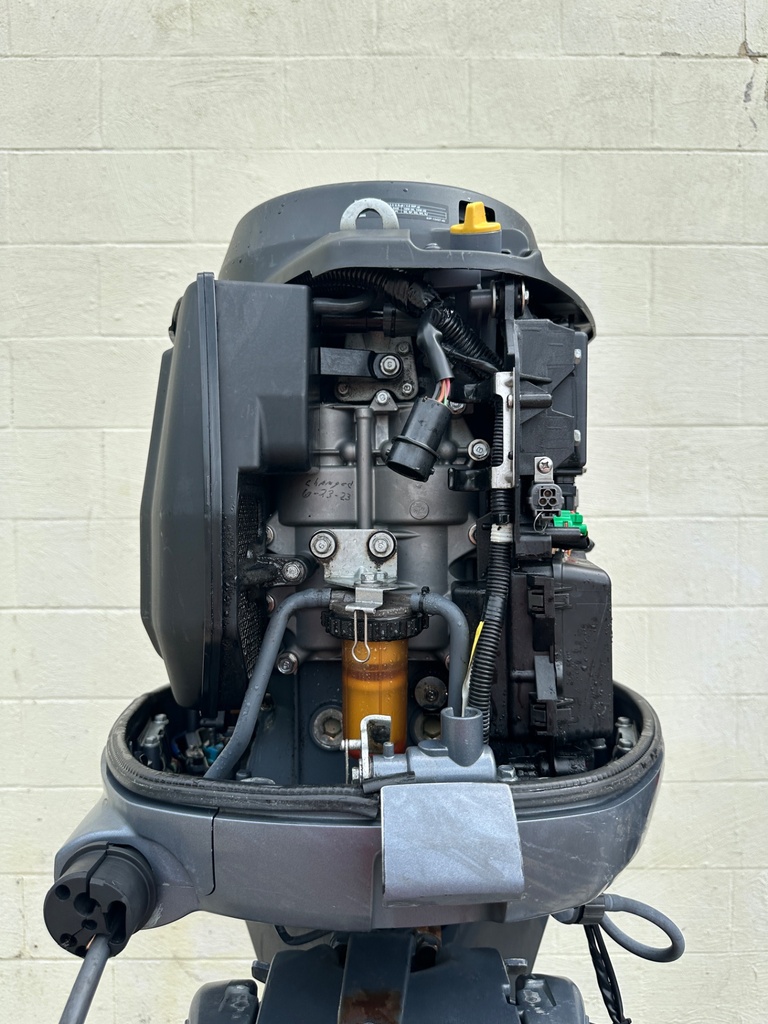 2004 Yamaha 150HP 4 Stroke Outboard Engine W/ 25" Shaft - 799 Hours