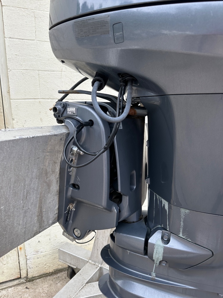 2004 Yamaha 150HP 4 Stroke Outboard Engine W/ 25" Shaft - 799 Hours