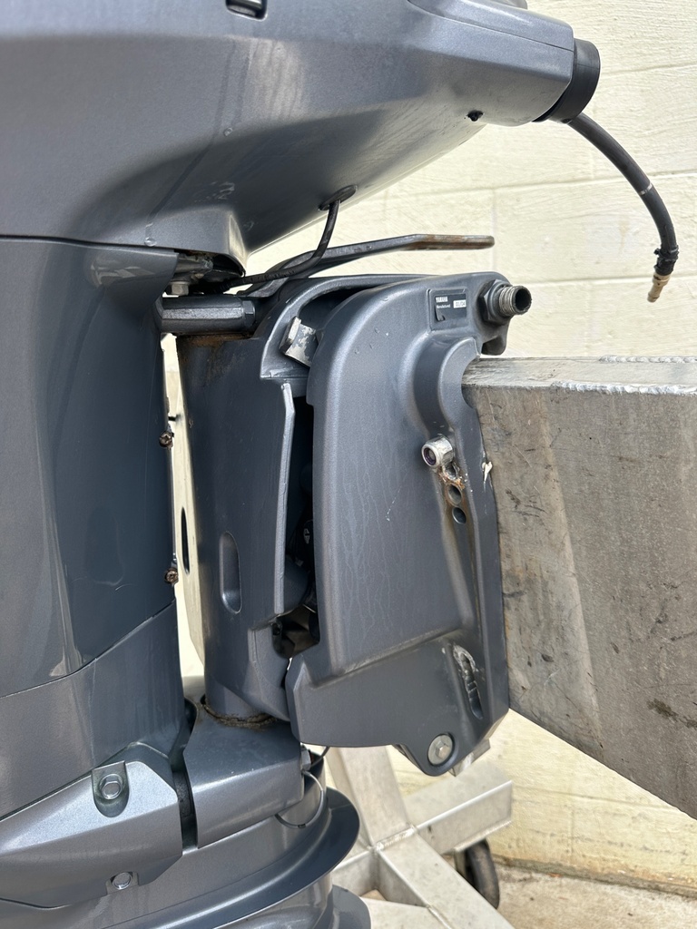 2004 Yamaha 150HP 4 Stroke Outboard Engine W/ 25" Shaft - 799 Hours