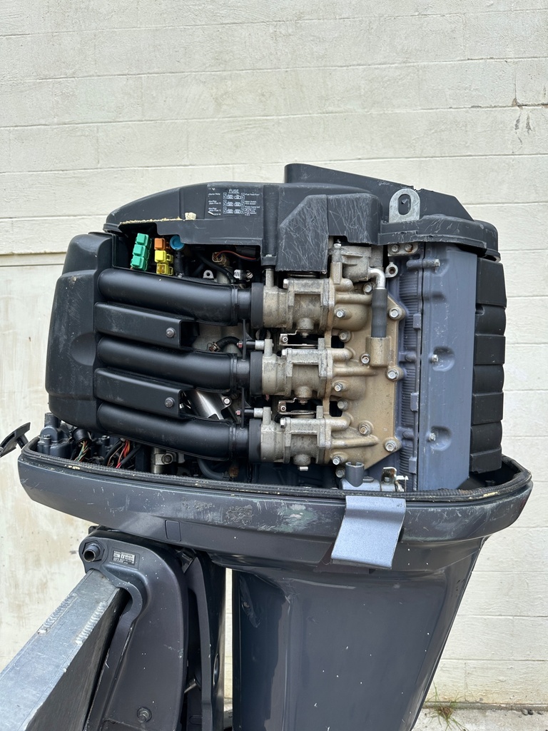 2002 Yamaha 200HP 4 Stroke Outboard Engine Complete W/ 25" Shaft