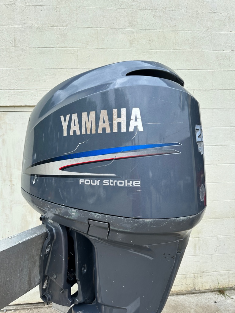 2002 Yamaha 200HP 4 Stroke Outboard Engine Complete W/ 25" Shaft