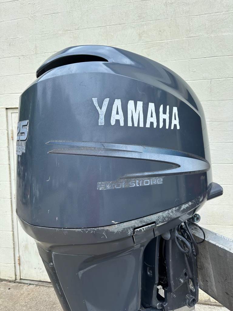 2002 Yamaha 200HP 4 Stroke Outboard Engine Complete W/ 25" Shaft