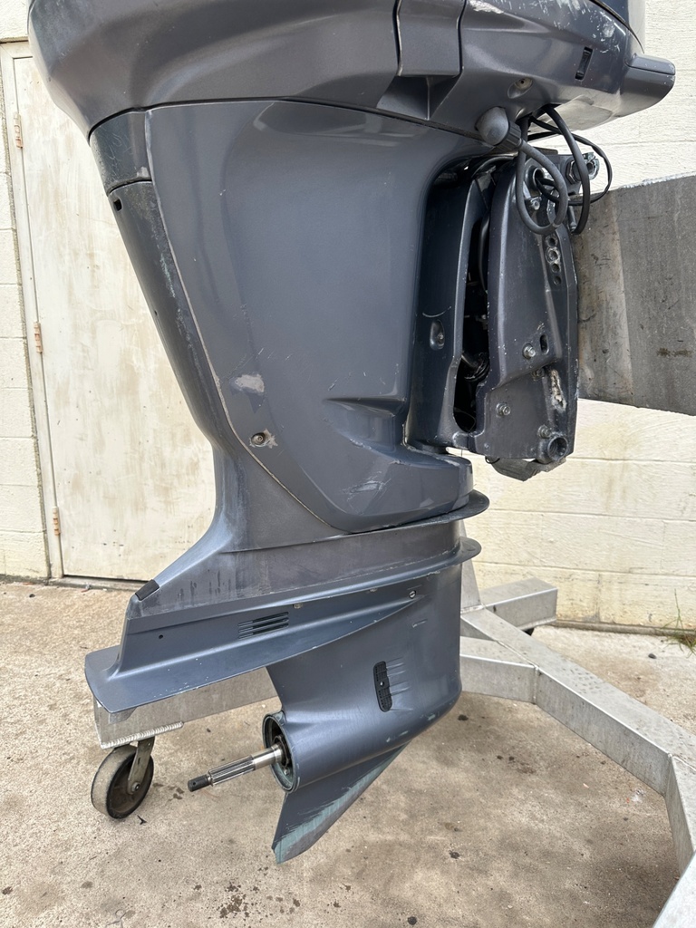 2002 Yamaha 200HP 4 Stroke Outboard Engine Complete W/ 25" Shaft