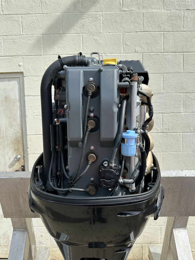 2005 Suzuki 115 HP 4 Stroke Outboard Engine Complete DF115TXK5 OEM