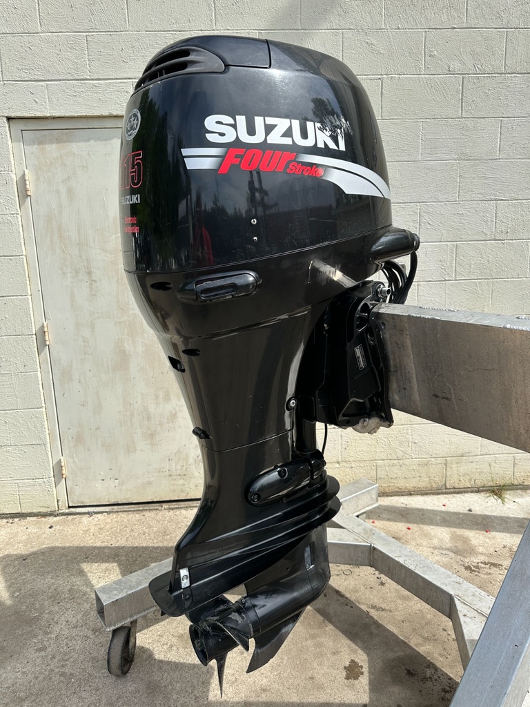 2005 Suzuki 115 HP 4 Stroke Outboard Engine Complete DF115TXK5 OEM