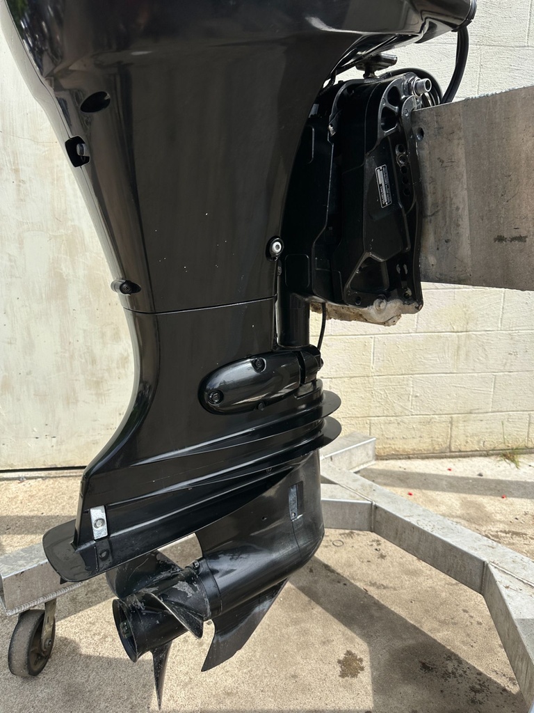 2005 Suzuki 115 HP 4 Stroke Outboard Engine Complete DF115TXK5 OEM