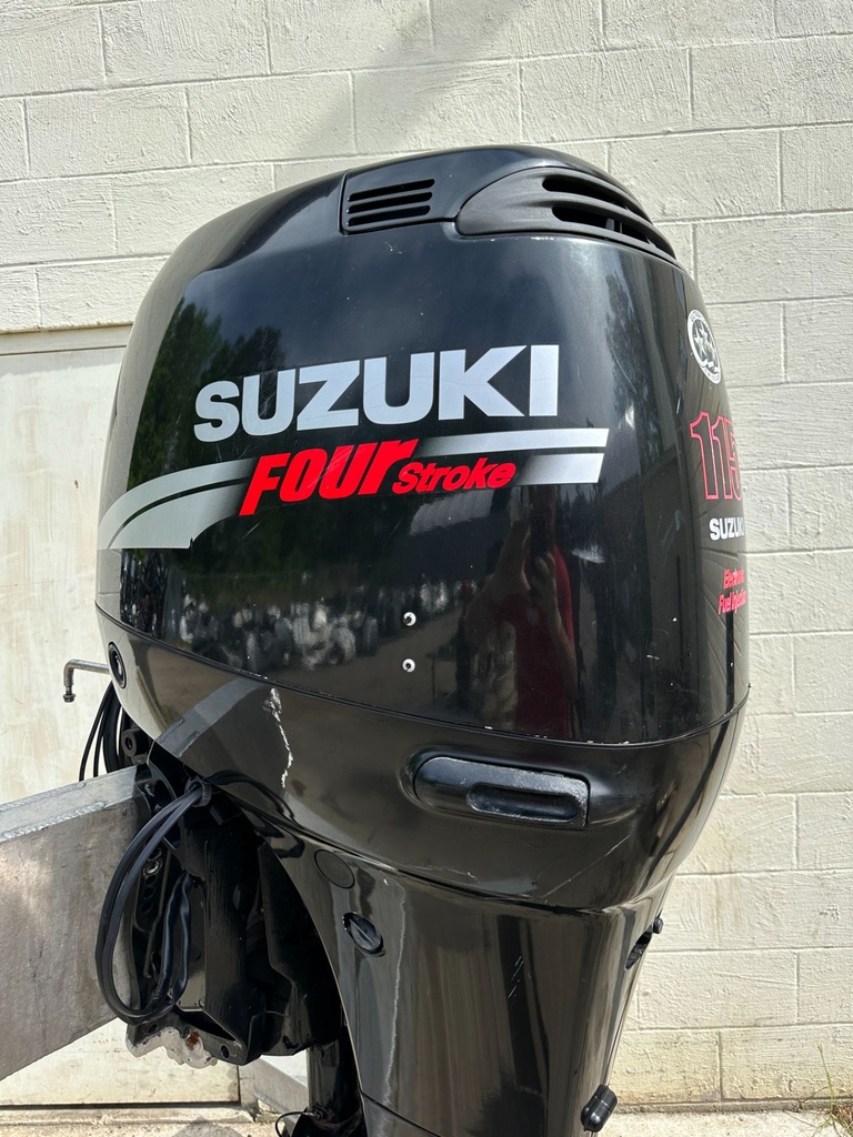 2005 Suzuki 115 HP 4 Stroke Outboard Engine Complete DF115TXK5 OEM