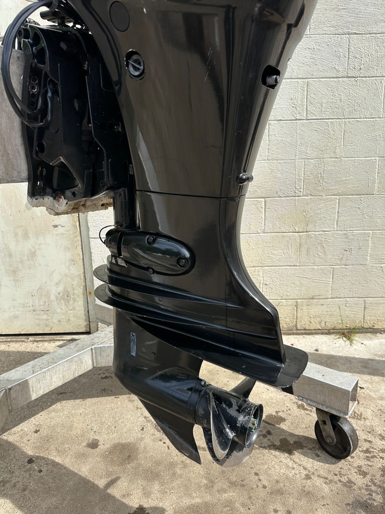 2005 Suzuki 115 HP 4 Stroke Outboard Engine Complete DF115TXK5 OEM