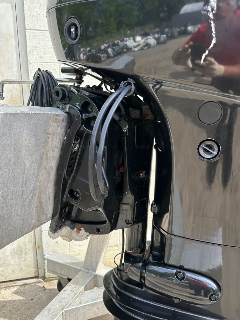 2005 Suzuki 115 HP 4 Stroke Outboard Engine Complete DF115TXK5 OEM