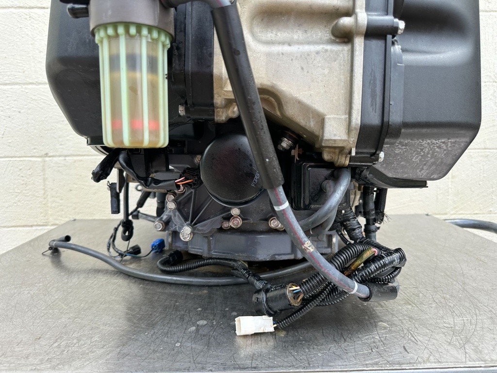 2005 Yamaha 250 HP 4 Stroke Outboard Powerhead 6P2-15100-00-1S OEM