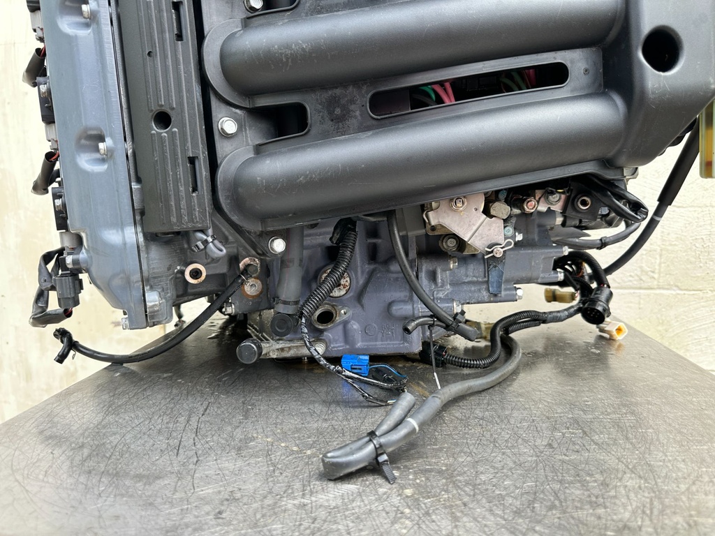 2005 Yamaha 250 HP 4 Stroke Outboard Powerhead 6P2-15100-00-1S OEM