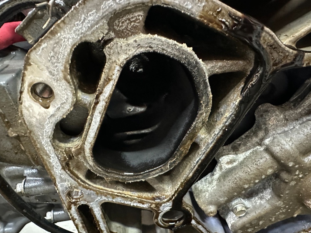 2005 Yamaha 250 HP 4 Stroke Outboard Powerhead 6P2-15100-00-1S OEM