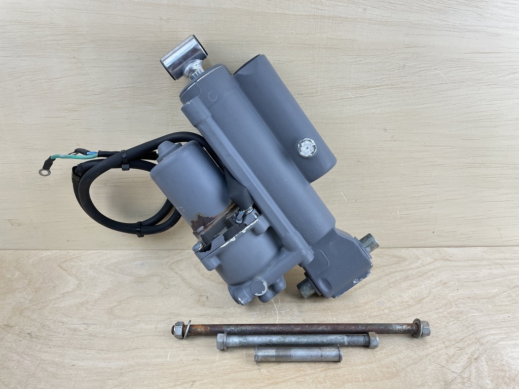 2000 Suzuki 50HP 4 Stroke Outboard Power Trim & Tilt Assembly 48641-97E01-0EP