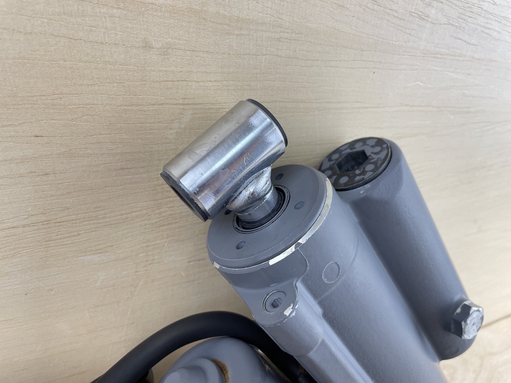 2000 Suzuki 50HP 4 Stroke Outboard Power Trim & Tilt Assembly 48641-97E01-0EP