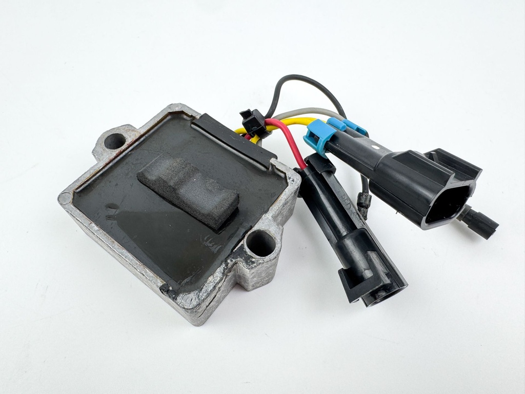 2005 Mercury 60 HP 4 Stroke Outboard Regulator Voltage 883071T1 OEM