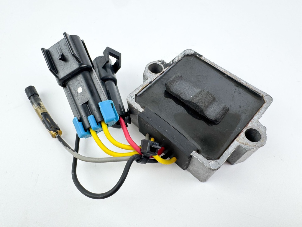 2005 Mercury 60 HP 4 Stroke Outboard Regulator Voltage 883071T1 OEM