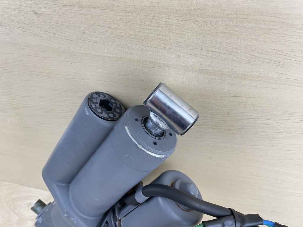 2000 Suzuki 50HP 4 Stroke Outboard Power Trim & Tilt Assembly 48641-97E01-0EP