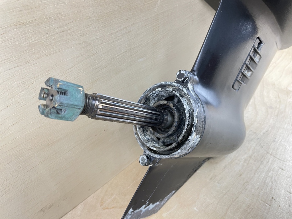 2000 Suzuki 50HP DF50 4 Stroke 20" Lower Unit Gear Case Assembly 55100-87J50-0EP