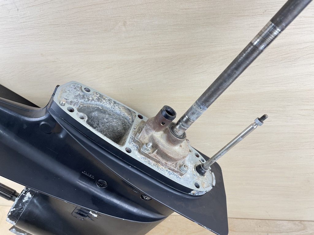 2000 Suzuki 50HP DF50 4 Stroke 20" Lower Unit Gear Case Assembly 55100-87J50-0EP