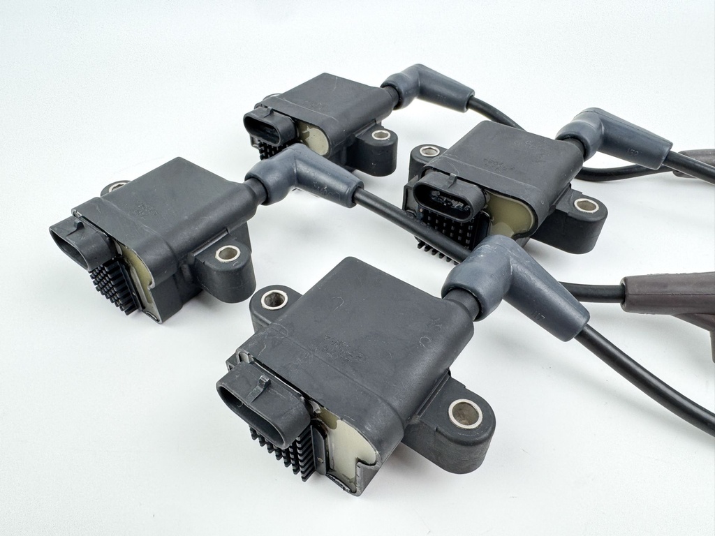 2005 Mercury 60 HP 4 Stroke Outboard Ignition Coil Set 879984T00 OEM